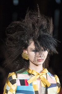 viktor-e-rolf-hc-clp-rf19-1073.thumb.jpg.b4a8c53a253e2f741285b366c5f0fdd0.jpg