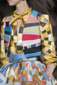viktor-e-rolf-hc-clp-rf19-1075.thumb.jpg.f8d2a00fa7793f39a61d0e19a5087a50.jpg