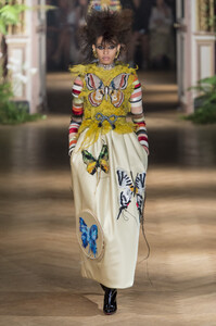 viktor-e-rolf-hc-rf19-3115.thumb.jpg.323720ec5eeacf4ce7e71ead2c6fe890.jpg