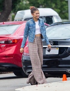 zendaya-with-her-brother-austin-at-the-granville-restaurant-in-burbank-07-25-2019-10.jpg