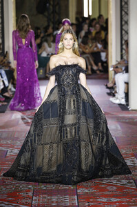 zuhair-murad-couture-fall-2019-paris-fashion-week-pfw-024.thumb.jpg.e15d56e75474de586123b846c2c6cf82.jpg