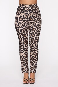 07-19-19_Studio_3_JP_15-10-55_52__BZ8333_Leopard_R_0898_JK.jpg