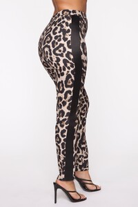 07-19-19_Studio_3_JP_15-10-59_52__BZ8333_Leopard_R_0900_JK.jpg