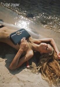 1006562740_OliviaVinten_HenrikPurienne_VogueParisn1000_2019-09(3).thumb.jpg.3e5c70ce56770f77c394444fbef75238.jpg