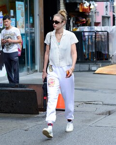       gig110819BZNimage5.jpg