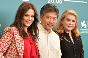 Catherine+Deneuve+La+V+rit+Truth+Photocall+dcXQtPd0gBqx.jpg