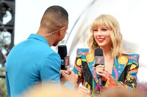       tay260819BZNimage140.jpg