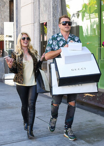 Heidi+Montag+Spencer+Pratt+shop+Gucci+Beverly+Q8QH2wLYWFkx.jpg