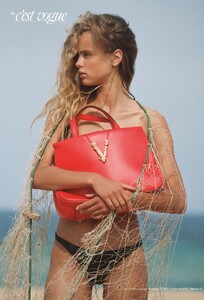 1125946454_OliviaVinten_HenrikPurienne_VogueParisn1000_2019-09(8).thumb.jpg.5d12861a93fa44511daa676a6ebc025e.jpg