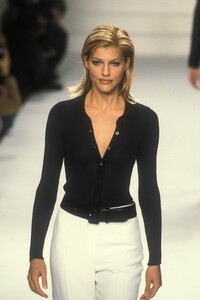 1143003348_RalphLauren1996WomenRTW41.thumb.jpg.c0a1a606296e850589466e095a824f3c.jpg