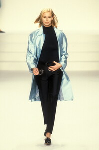 1165824040_RalphLauren1996WomenRTW32.thumb.jpg.629b11e6ea3eea64e1a789a273e14cf6.jpg