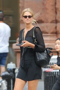 118927017_toni-garrn_19082019p.jpg