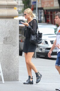 118927031_toni-garrn_19082019p_13.jpg