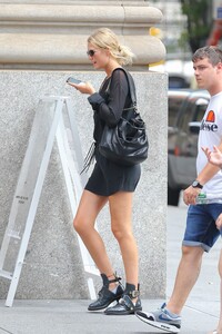 118927036_toni-garrn_19082019p_15.jpg