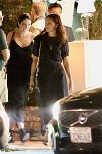 119489939_hqcelebcorner-3.thumb.jpg.850f3301b922fd0a414db0b581b5094e.jpg