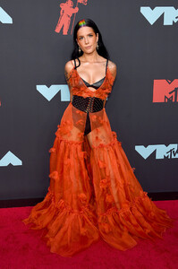 Halsey+2019+MTV+Video+Music+Awards+Arrivals+YSnm9yKwhmKx.jpg