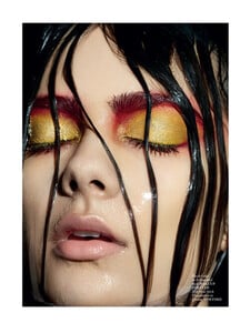 1280404322_142-146Lofficiel32-MAJORBEAUTY-3.thumb.jpg.35feb825c125ab7d559e3b525963168b.jpg