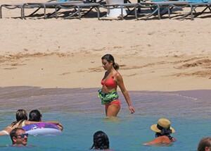        lea160819BZNimage104.jpg