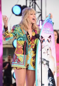       tay110819BZNimage110.jpg