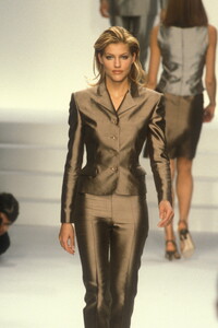 1350136205_RalphLauren1996WomenRTW87.thumb.jpg.ea6bde7d6086ad94f7bbcc9644475947.jpg