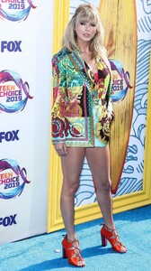       tay110819BZNimage161.jpg