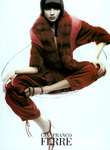 1420833896_Gianfranco_Ferr_Fall_Winter_03_04_01.thumb.png.5f603504504ea1d9ec7d89e010ff1f71.png