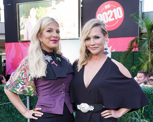 Tori+Spelling+BH90210+Costume+Exhibit+Event+fCsi2Cx3X84x.jpg