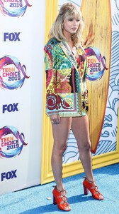       tay110819BZNimage162.jpg