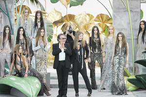 1483255749_RobertoCavalli2011WomenRTW151.thumb.jpg.f98a605c3de7d23213eec719af7c96e2.jpg