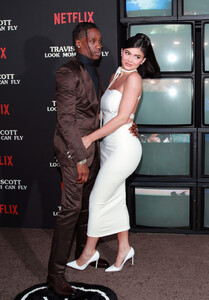 Kylie+Jenner+Premiere+Netflix+Travis+Scott+I7PAjGTbcgqx.jpg