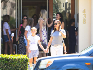 Jennifer+Garner+s+casual+look+EZEpUCRug0Wx.jpg