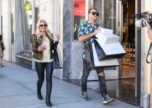 Heidi+Montag+Spencer+Pratt+shop+Gucci+Beverly+RrlapR4DIabx.jpg