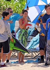        lea160819BZNimage110.jpg