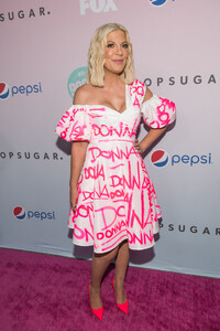 Tori+Spelling+Beverly+Hills+90210+Peach+Pit+SINdnsSxwqbx.jpg
