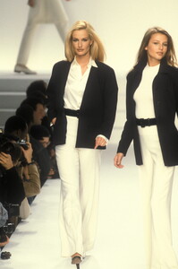 1624261640_RalphLauren1996WomenRTW49.thumb.jpg.03c1769934ac4fcbefc8b44e50a1914b.jpg