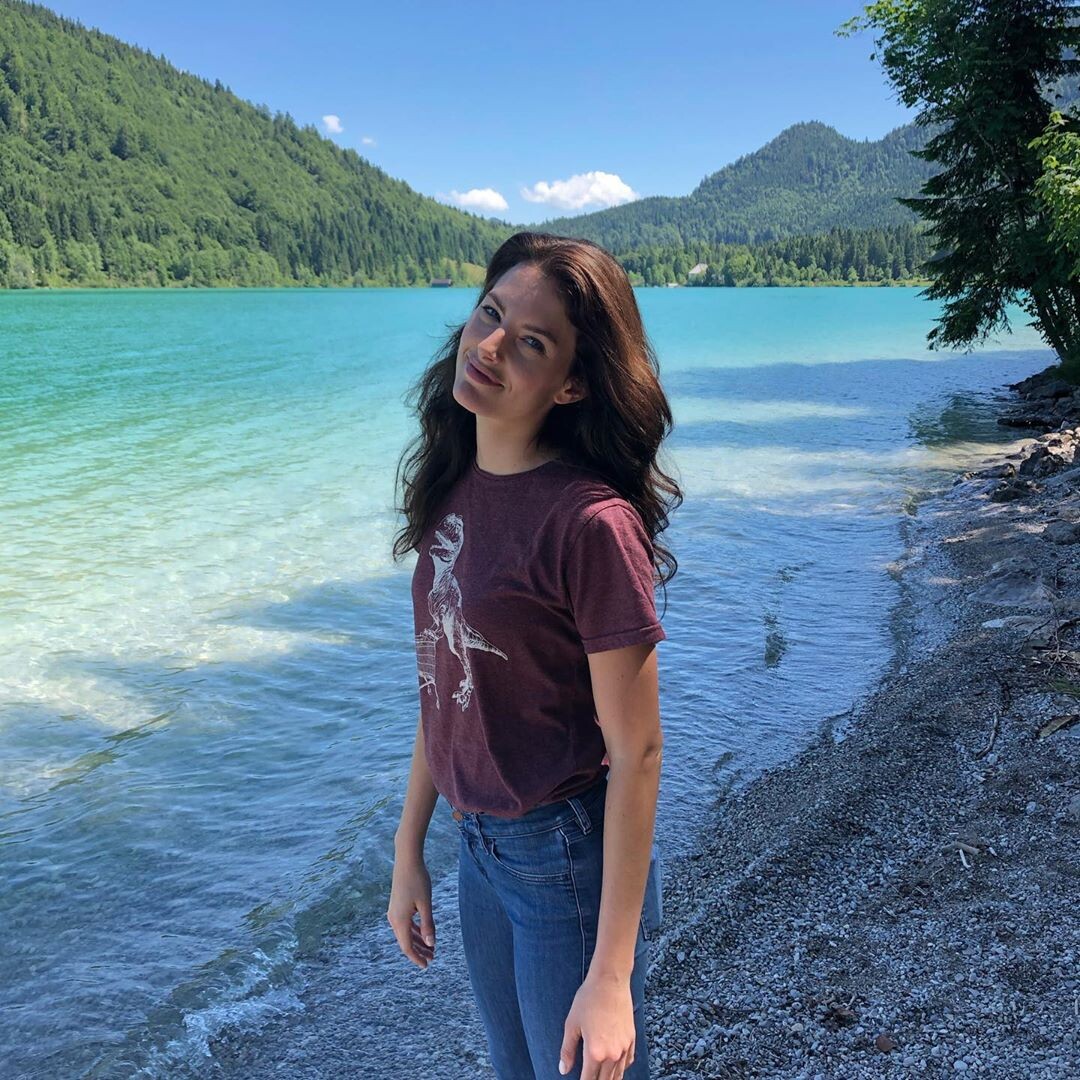 https://www.bellazon.com/main/uploads/monthly_2019_08/1631626565_JelenaStankovic54.jpg.e23ab1d2e00e7d93228310b803ffbb6d.jpg