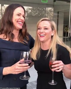 16959190-7328081-Always_close_pals_I_used_to_see_Reese_Witherspoon_mainly_because-a-39_1565110171486.jpg