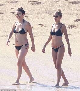 17076542-7339881-Girl_time_The_former_reality_star_shared_the_day_with_her_gal_pa-a-3_1565328332650.jpg