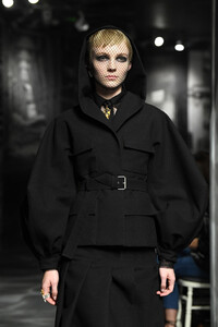 1740450958_ChristianDiorRunwayParisFashionWeekHaute3QBFtzL7ZwKx.thumb.jpg.90cbc9f1bdd46bc5f38c411f54ee98c2.jpg