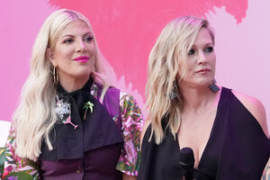 Tori+Spelling+BH90210+Costume+Exhibit+Event+oUndI-y1bShx.jpg