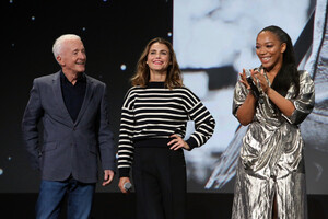 Keri+Russell+Disney+Studios+Showcase+Presentation+Ci62alKFtXlx.jpg