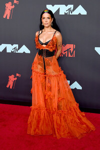 Halsey+2019+MTV+Video+Music+Awards+Arrivals+763KzAQ_OKdx.jpg