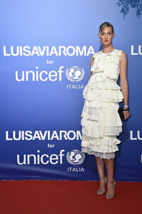 Eva+Riccobono+Unicef+Summer+Gala+Presented+Vh_ZgiXiylUx.jpg