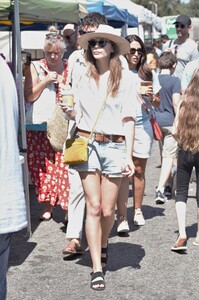      ols110819BZNimage110.jpg