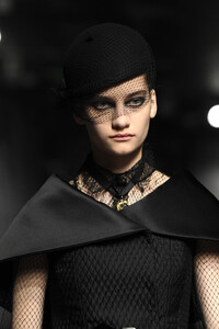 1991136757_ChristianDiorRunwayParisFashionWeekHautecCteVplIPLlx.thumb.jpg.276204099fe826f41959a6ecc0188d29.jpg