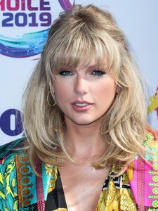       tay110819BZNimage135.jpg