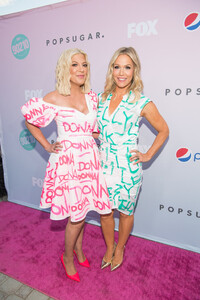Tori+Spelling+Beverly+Hills+90210+Peach+Pit+woXIt0XKK4ox.jpg