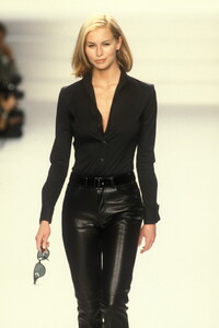 2030423835_RalphLauren1996WomenRTW67.thumb.jpg.48f4b27b87de37d648b1cf661f134804.jpg