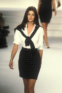 2085779134_RalphLauren1996WomenRTW18.thumb.jpg.f292420a4104f262f5c4ffaea278995e.jpg