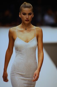 210919316_alberta-ferretti-ss-1995(2).thumb.jpg.e8db6c56737343f01285682df327e08e.jpg